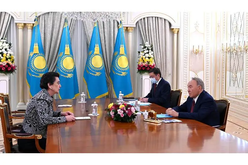 Nursultan Nazarbaev Nıno Býrdjanadzemen kezdesti