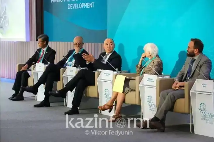 شەتەلدىك ساراپشىلار ەۋرازيانىڭ تۇراقتى دامۋى تۋرالى كەڭەس بەردى