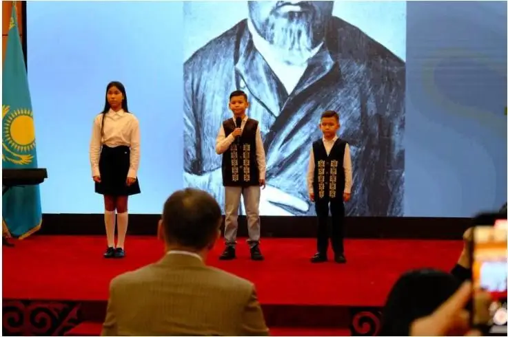 بەيجىڭدە 8- رەت «اباي وقۋلارى» ءوتتى