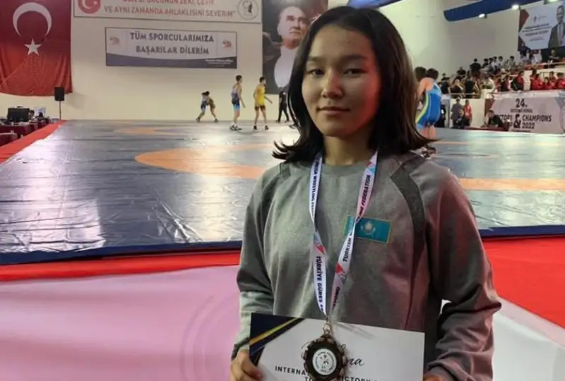 قازاقستاندىق بالۋان قىز تۇركيادا وتكەن تۋرنيردە ۇزدىك ۇشتىكتەن كورىندى