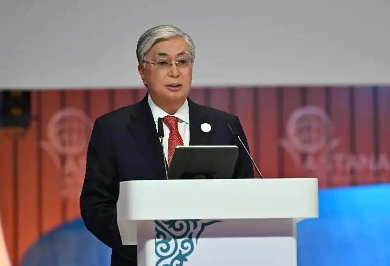 托卡耶夫总统出席阿斯纳塔国际论坛并发表讲话