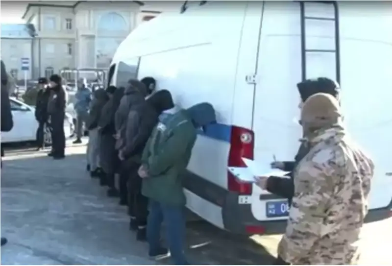 قاراعاندىدا ارنايى وپەراتسيا كەزىندە 17 ادام ۇستالدى