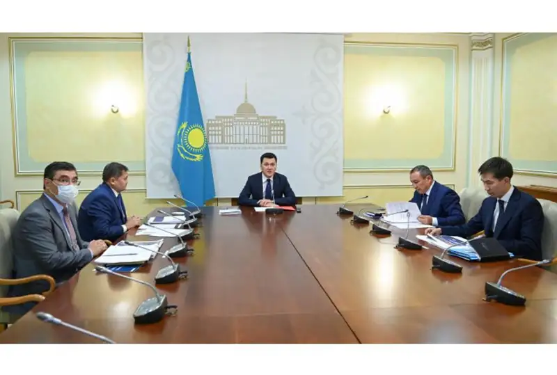 Ерлан Карин провел заседание Республиканской комиссии по подготовке кадров за рубежом