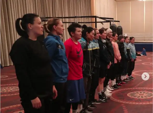 بۇگىن بوكستان ايەلدەر اراسىنداعى الەم چەمپيوناتى باستالادى