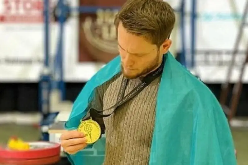 Қозоғистонлик спортчи стритлифтинг бўйича янги жаҳон рекордини ўрнатди