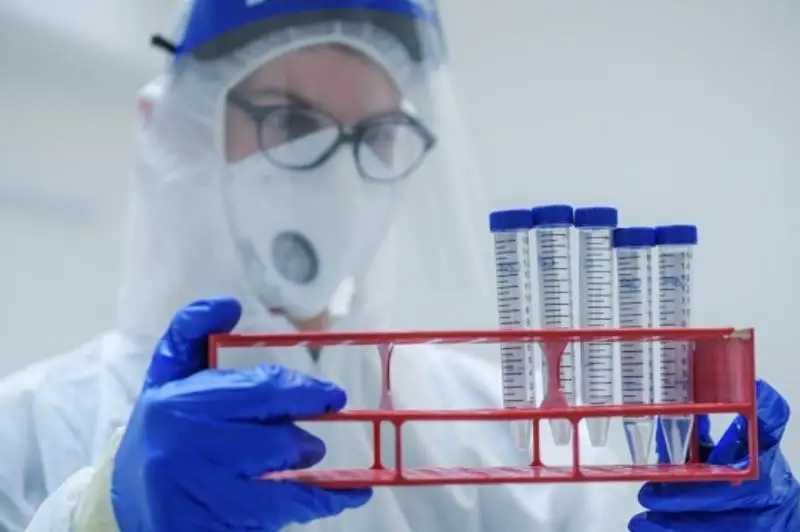 Туркияда комендантлик соати жорий этилади ва Японияда бепул вакциналаш бошланади