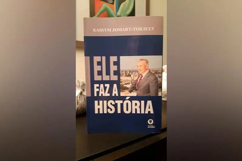 Қасим-Жомарт Тоқаевнинг Биринчи Президент – ​​Елбасы ҳақидаги китоби португал тилида нашр этилди
