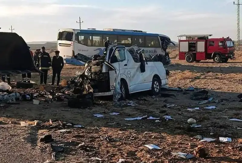 Микроавтобус попал в ДТП на юге Египта: погибли 17 человек