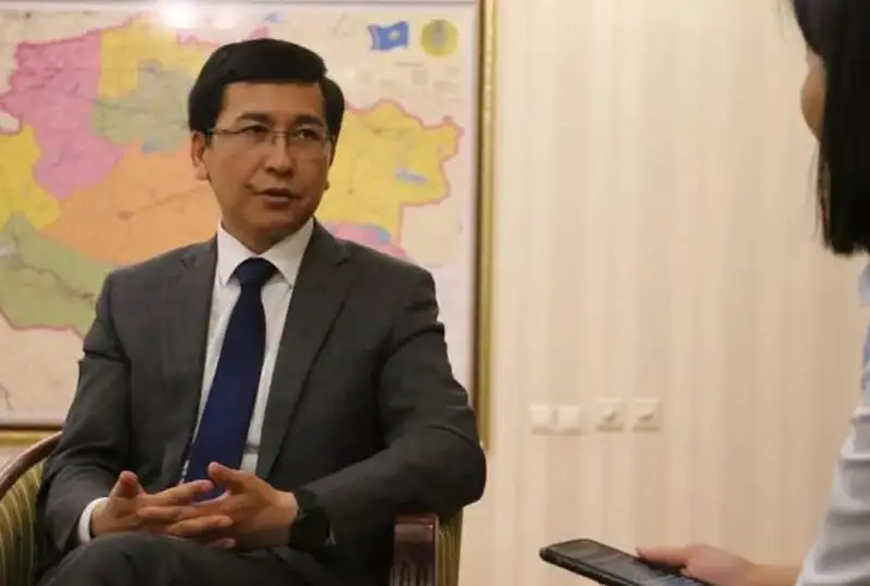 ەندى ورىس ءتىلى 2-سىنىپتان، اعىلشىن ءتىلى 3-سىنىپتان باستاپ وقىتىلادى – مينيستر