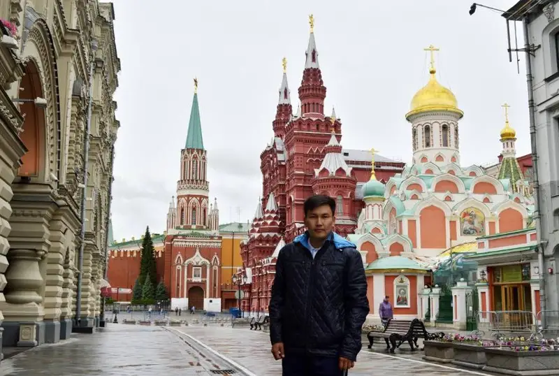 Энг узун Конституция китобини яратган ўқитувчи Кентауда яшайди