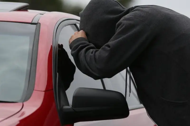 Школьник обворовывал автомобили в Семее