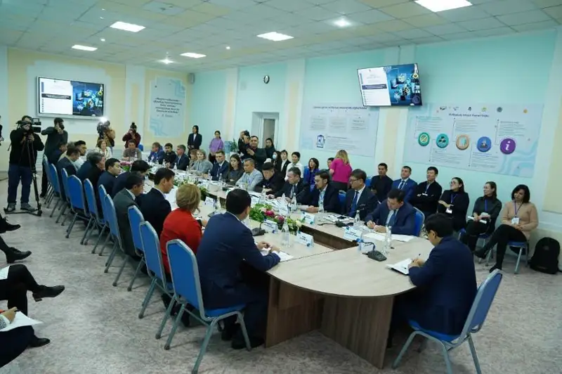 Қозоғистон коллежларида илк бор иш берувчилар куни ўтказилмоқда