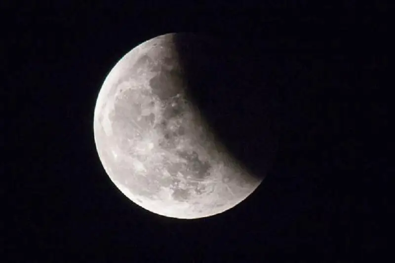 今夜哈萨克斯坦人将有机会欣赏木星合月的罕见天像