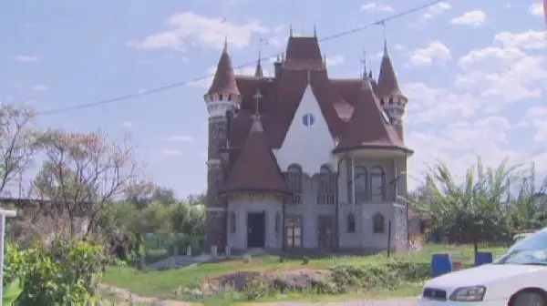 قاراپايىم وتباسى قۇرىلىسى ەرەكشە ءۇي سالۋدا - الماتى