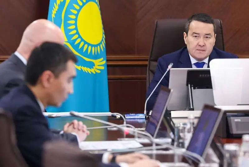 Транскаспий халқаро транспорт йўналишида Қозоғистондан юк ташиш муддати 2 баробарга қисқарди