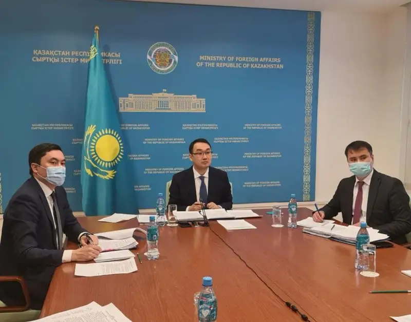 哈萨克斯坦和加拿大外交部举行政治协商