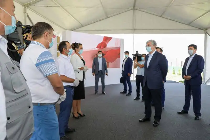 ҚР Президенти Мирзакентдаги янги микрорайон қурилиши билан танишди