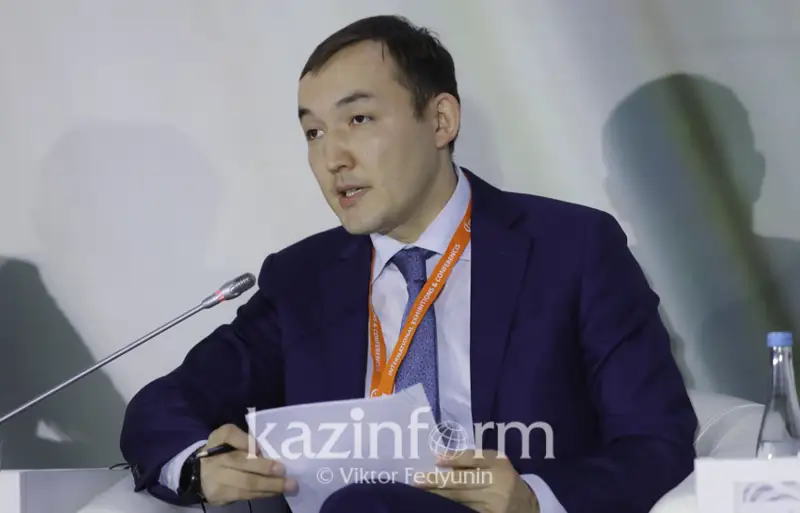 Kómirden suıyq jáne gaz tárizdi otyn alýǵa den qoıý kerek - komıtet