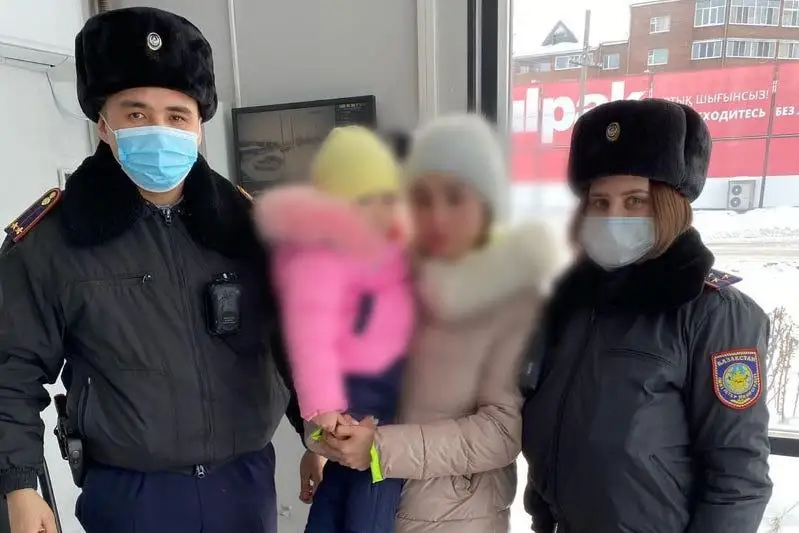 Бабушка забыла внучку в автобусе в Петропавловске