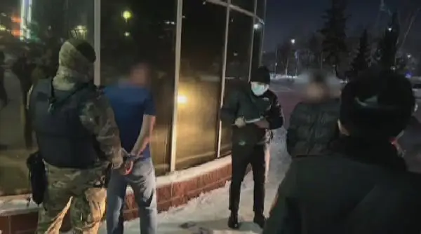 ەلوردالىق كاسىپكەردەن ءۇش ميلليون تەڭگە بوپسالاعان كۇدىكتىلەر ۇستالدى