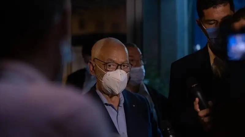 Тунисда ҳарбийлар Спикер ва бир гуруҳ депутатларнинг Парламентга киришига рухсат бермади