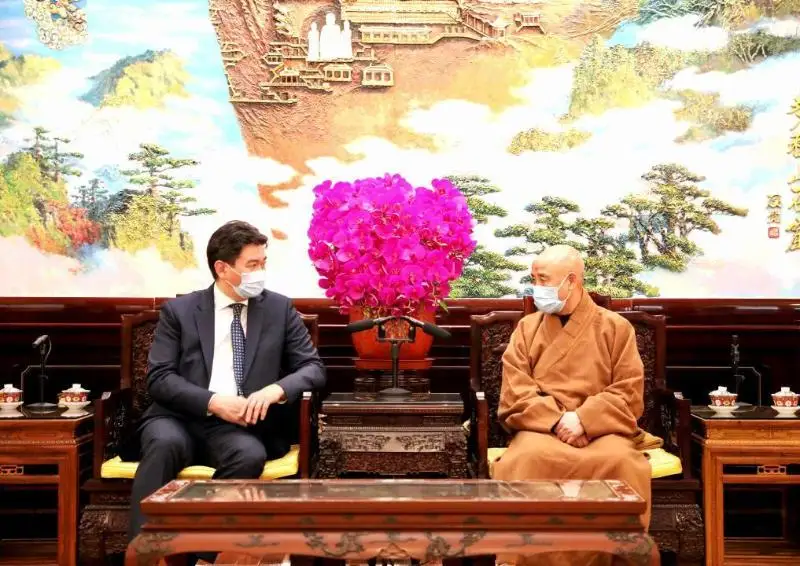 哈萨克斯坦驻华大使会见中国佛教协会会长