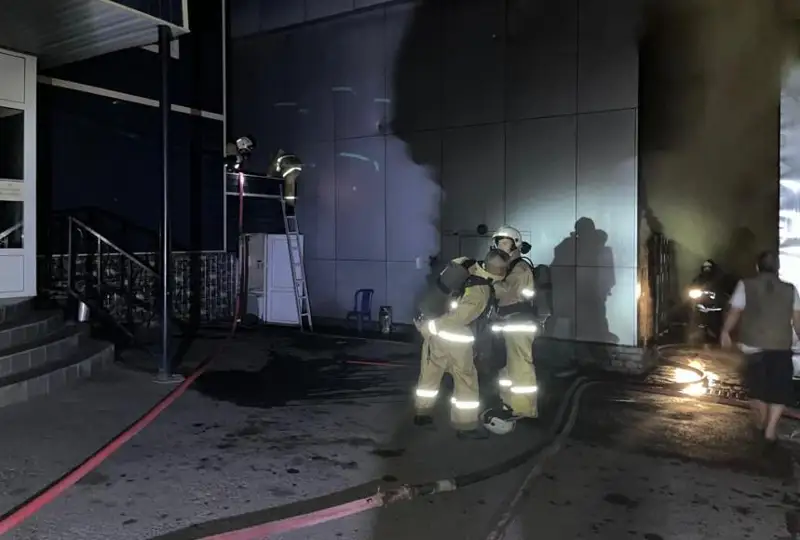 Склад горел в центре Алматы