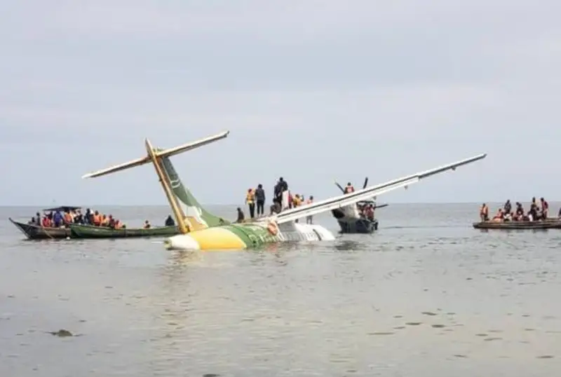 Танзанияда кўлга қулаган самолётда 19 нафар йўловчи ҳалок бўлди