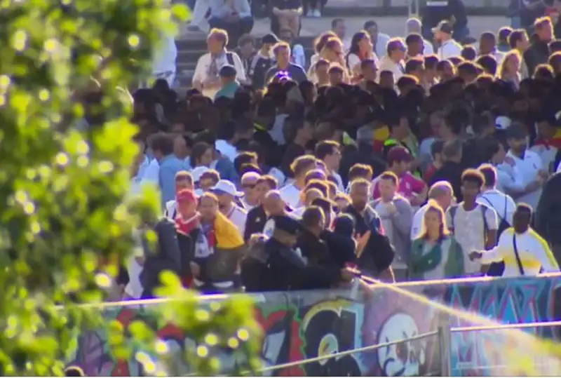 Буюк Британия вазири Париж стадионидаги тартибсизликларни тергов қилишга чақирди