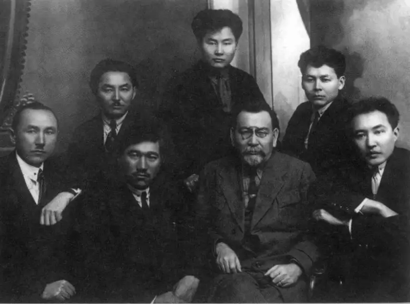 ءۇش ەلدىڭ ارحيۆىنەن الاش قايراتكەرلەرى تۋرالى قۇجاتتار تابىلدى