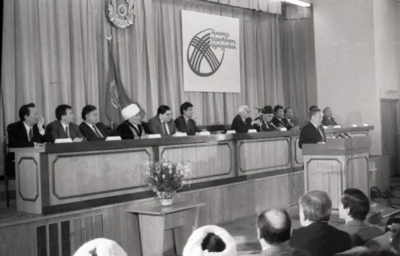 الماتىداعى «شوۋعا» اينالىپ كەتە جازداعان العاشقى  قازاق قۇرىلتايى جانە وعان قارسى شىققان قايراتكەرلەر