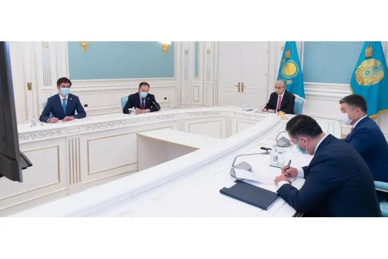 ҚР Президенти ЖССТ раҳбари билан QazVac вакцинасини рўйхатдан ўтказиш масаласини муҳокама қилди