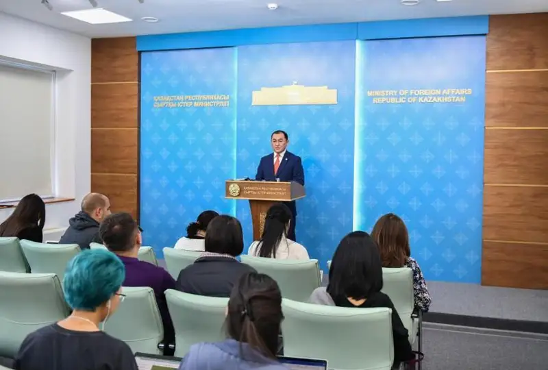 Япония Бош вазирининг дафн маросимида 6 мингдан ортиқ одам қатнашди