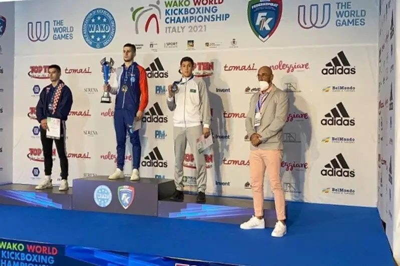 Қозоғистонлик ўт ўчирувчи кикбоксинг бўйича Жаҳон чемпионатида бронза медалини қўлга киритди