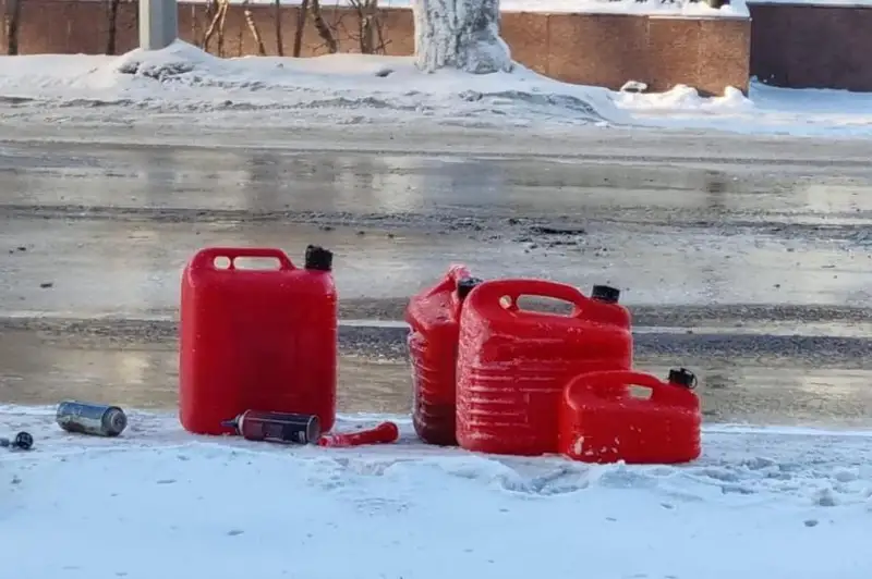 Мужчину от самосожжения спасли карагандинские полицейские