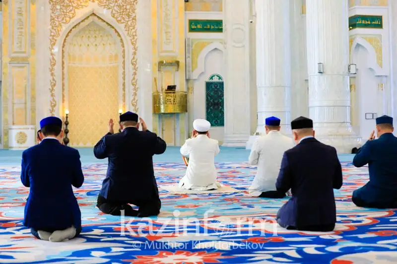 ەلوردادا مەشىتتەر قالاي جۇمىس ىستەپ تۇر؟