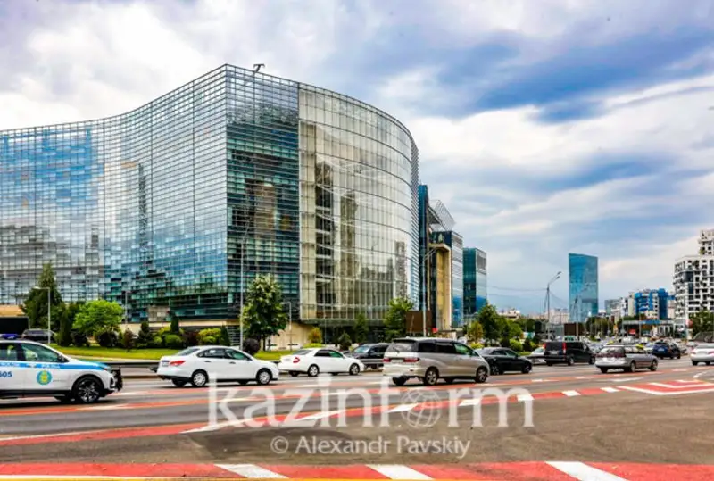 Алмати шаҳрида йил охиригача 3 та йўлда кўприк қурилиши якунланади