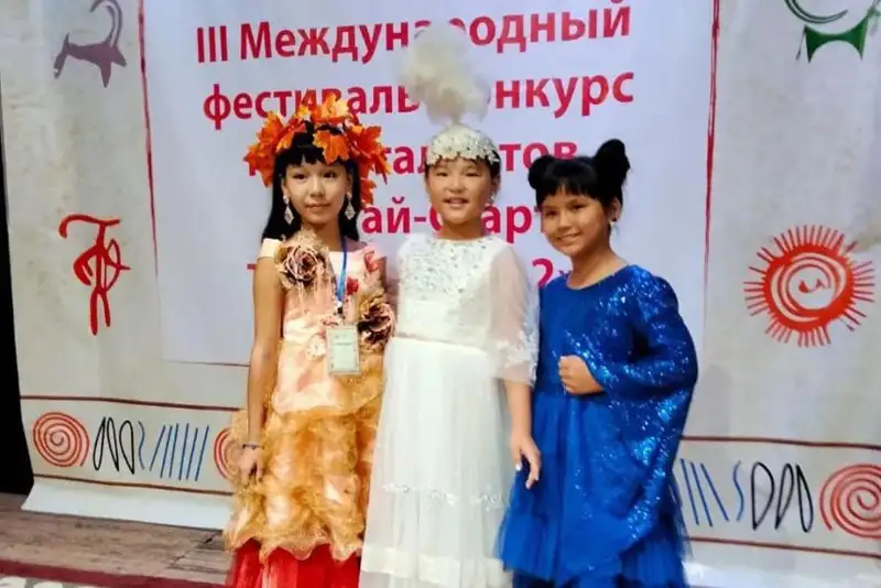 توعىز جاسار قازاقستاندىق ءانشى قىرعىزستاندا جەڭىمپاز اتاندى