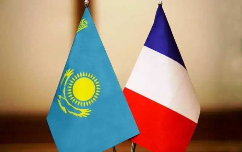 Қозоғистон ва Франция ҳарбийлари глобал хавфсизлик масалаларини муҳокама қилишди