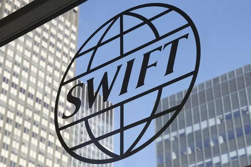 Как повлияет на Казахстан отключение банков России от SWIFT