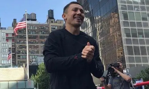 职业拳击：根纳季·戈洛夫金进行赛前公开训练