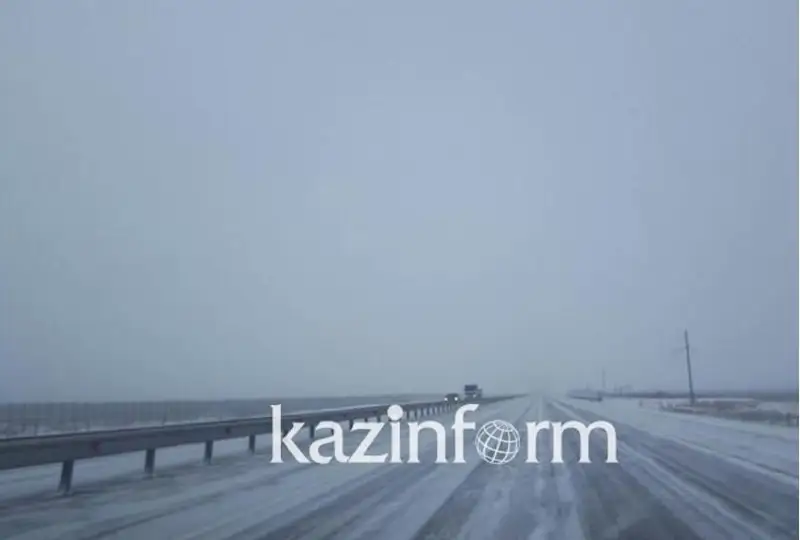 اقمولا وبلىسىندا كۇن رايىنىڭ بۇزىلۋىنان 3 اۆتوجول جابىلدى