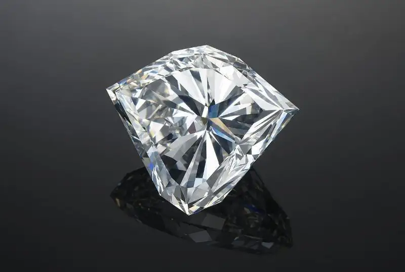 Анголада 131 каратли олмос топилди