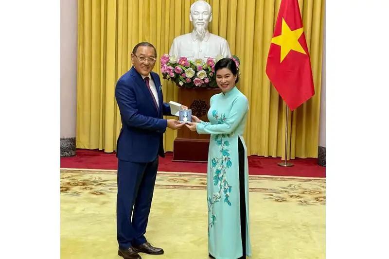 哈萨克斯坦大使会见越南国家主席办公厅国际合作司司长