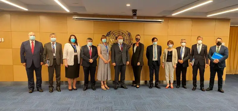 哈萨克斯坦外交部副部长与联合国代表举行会谈