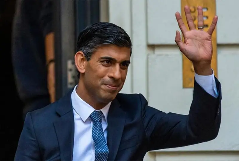 Риши Сунак расман Буюк Британия бош вазири бўлди