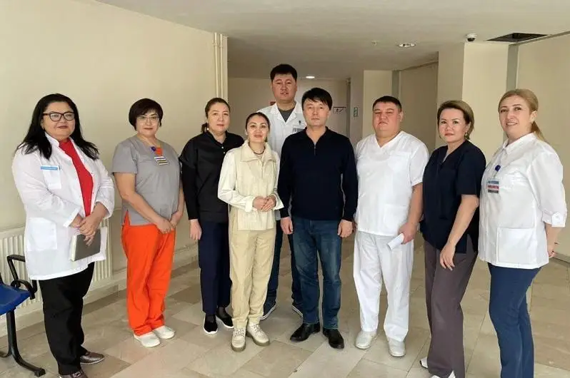 迪玛希向哈国国立肿瘤研究中心捐赠医疗设备