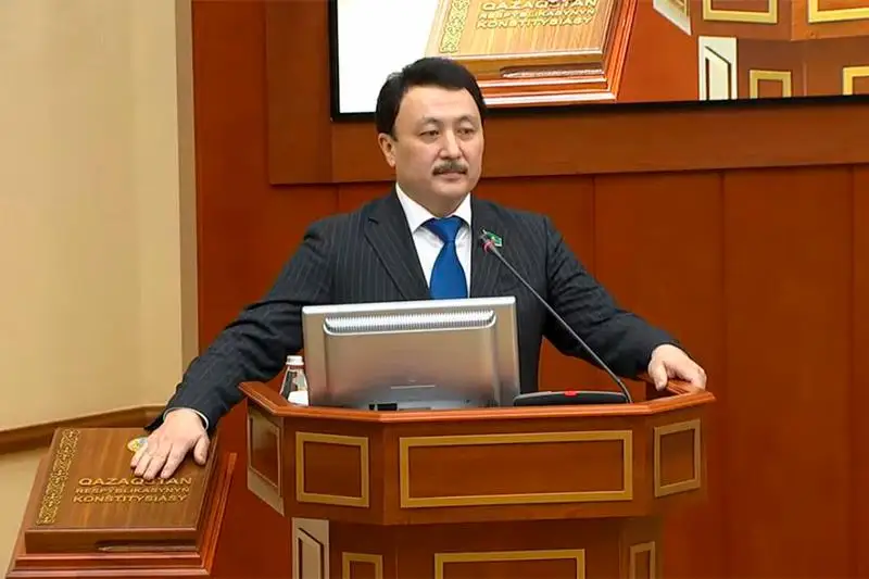 Аманжол Әлтай Мәжіліс депутаты ретінде Қазақстан халқына ант берді