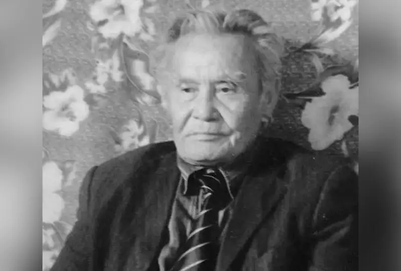 قىتايداعى اقىن، جازۋشى، ادەبيەت تانۋشى دالەلحان سمايىل ۇلى ومىردەن ءوتتى