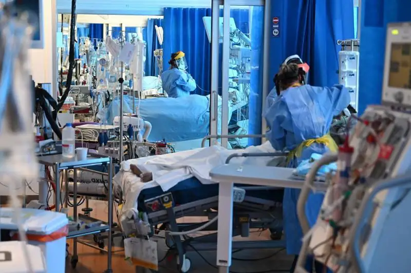 Дунёда коронавирус билан касалланганлар сони 103 миллиондан ошди